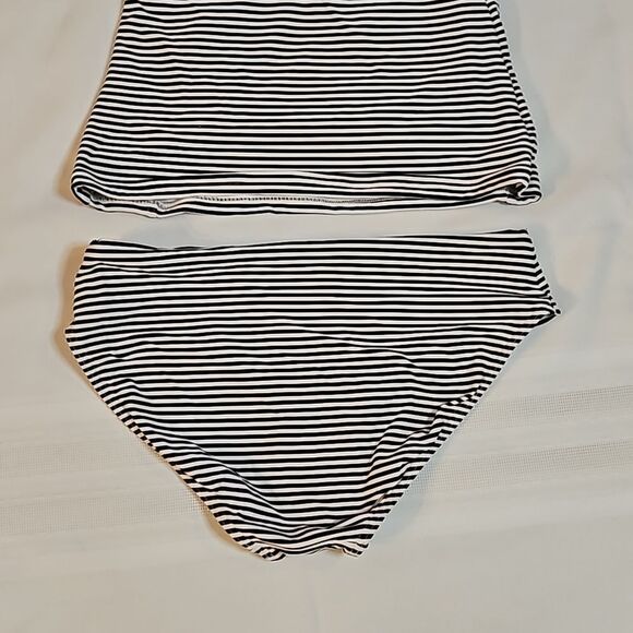 Bond-eye Australia Black & white striped 2 piece Tankini size 4 - Picture 7 of 12